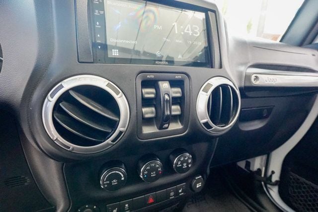 2016 Jeep Wrangler Unlimited 4WD 4dr Rubicon Hard Rock - 22999406 - 64