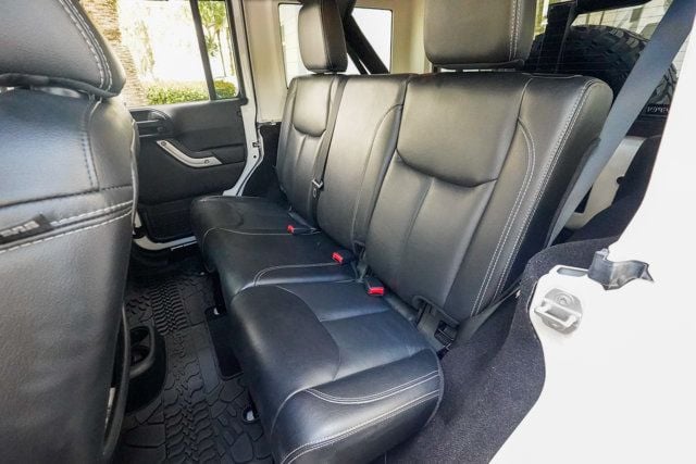 2016 Jeep Wrangler Unlimited 4WD 4dr Rubicon Hard Rock - 22999406 - 70