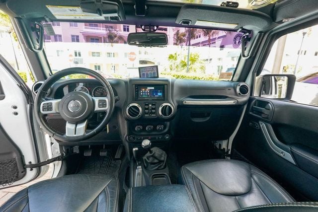 2016 Jeep Wrangler Unlimited 4WD 4dr Rubicon Hard Rock - 22999406 - 73