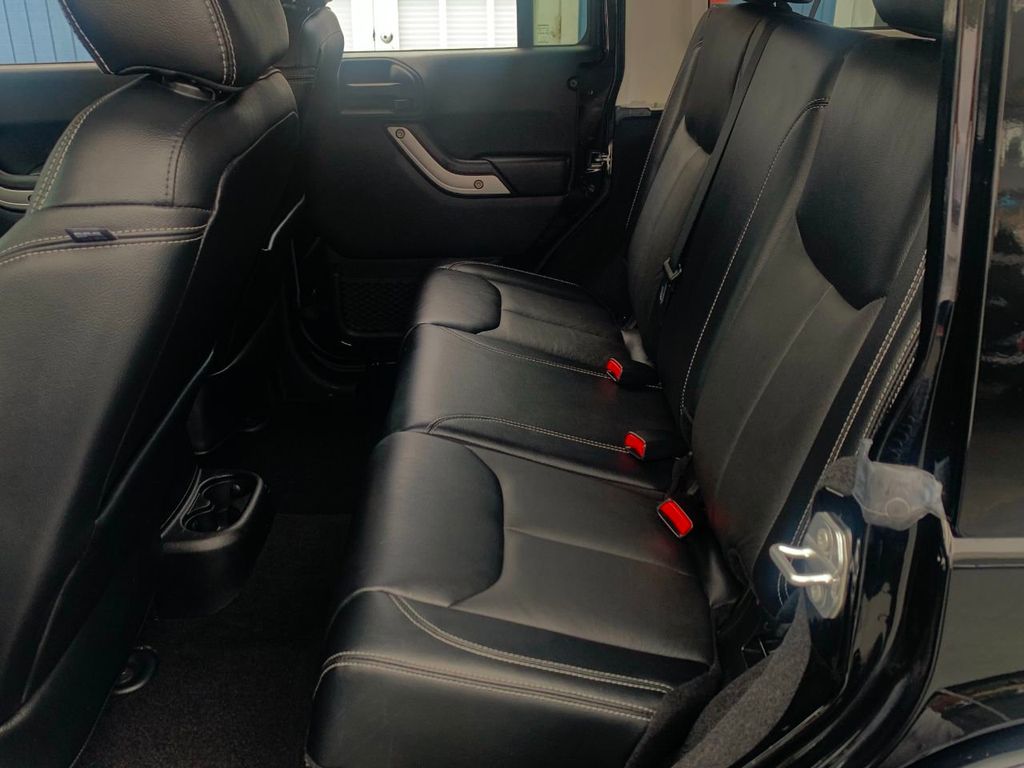 2016 Jeep Wrangler Unlimited 4WD 4dr Rubicon Hard Rock - 20391857 - 18