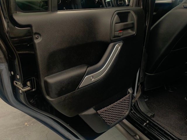 2016 Jeep Wrangler Unlimited 4WD 4dr Rubicon Hard Rock - 20391857 - 19