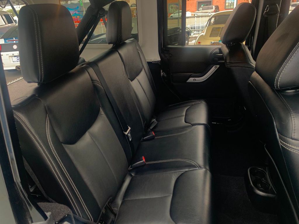 2016 Jeep Wrangler Unlimited 4WD 4dr Rubicon Hard Rock - 20391857 - 26