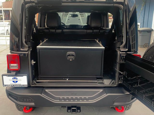 2016 Jeep Wrangler Unlimited 4WD 4dr Rubicon Hard Rock - 20391857 - 31