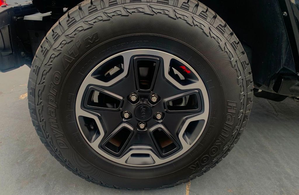 2016 Jeep Wrangler Unlimited 4WD 4dr Rubicon Hard Rock - 20391857 - 36