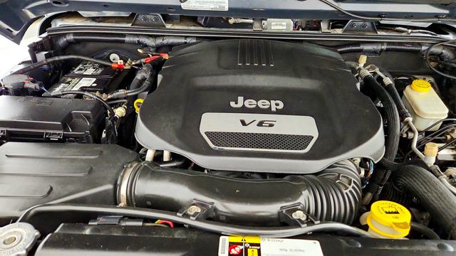 2016 Jeep Wrangler Unlimited 4WD 4dr Rubicon Hard Rock - 23036838 - 25