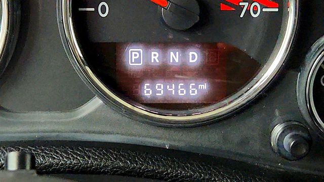 2016 Jeep Wrangler Unlimited 4WD 4dr Rubicon Hard Rock w/ Freedom Top - 23036838 - 14