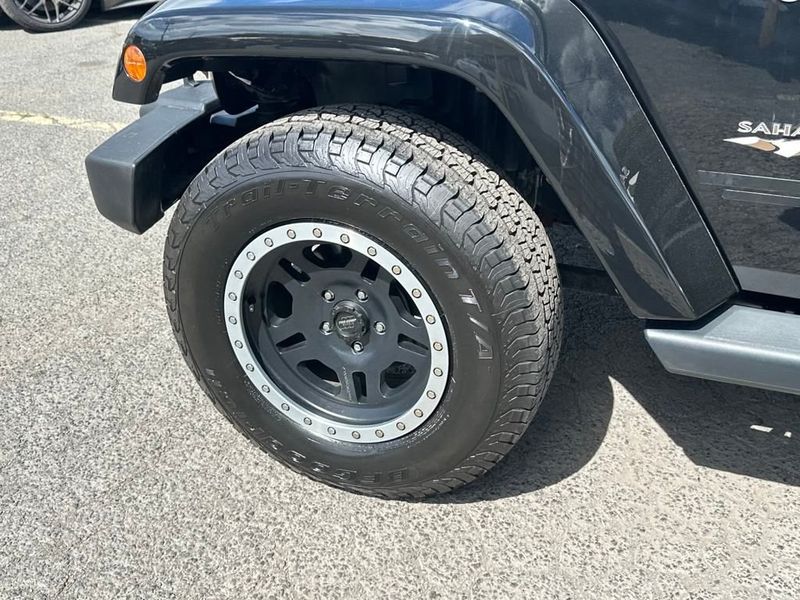 2016 Jeep Wrangler Unlimited 4WD 4dr Sahara - 22940782 - 11