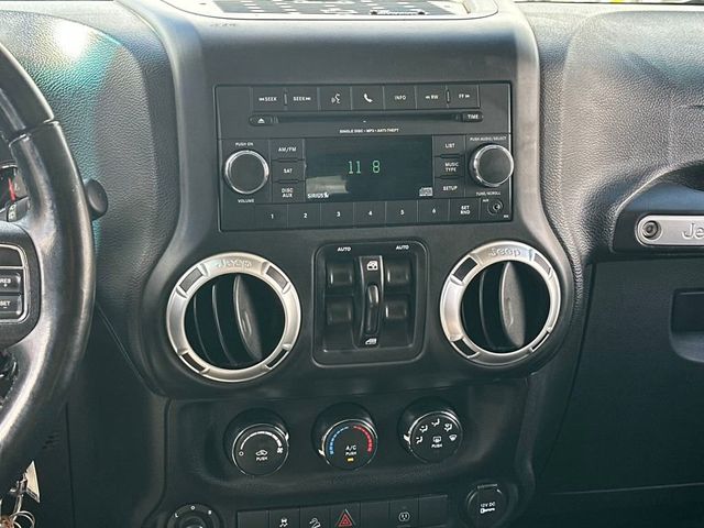 2016 Jeep Wrangler Unlimited 4WD 4dr Sahara - 22940782 - 15