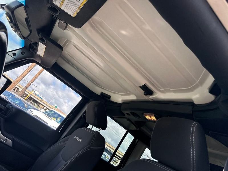 2016 Jeep Wrangler Unlimited 4WD 4dr Sahara - 22940782 - 18