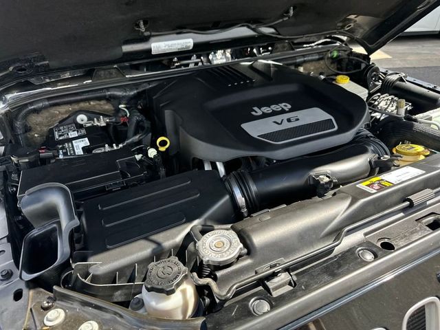 2016 Jeep Wrangler Unlimited 4WD 4dr Sahara - 22940782 - 20