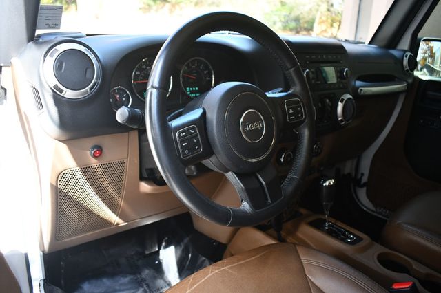 2016 Jeep Wrangler Unlimited 4WD 4dr Sahara - 22917236 - 17