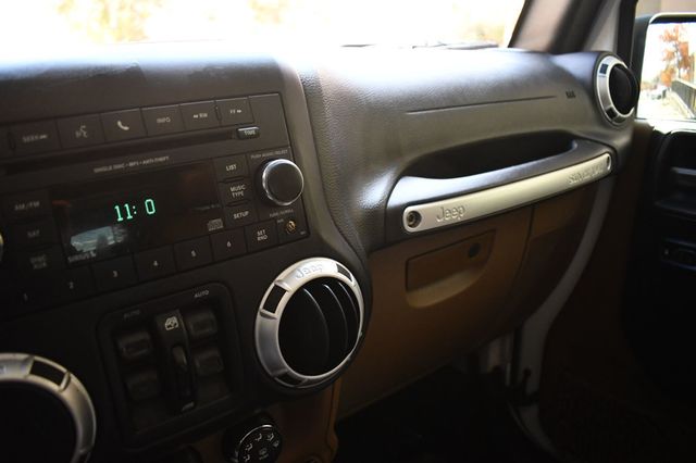 2016 Jeep Wrangler Unlimited 4WD 4dr Sahara - 22917236 - 24