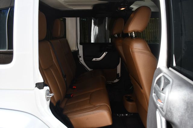 2016 Jeep Wrangler Unlimited 4WD 4dr Sahara - 22917236 - 31