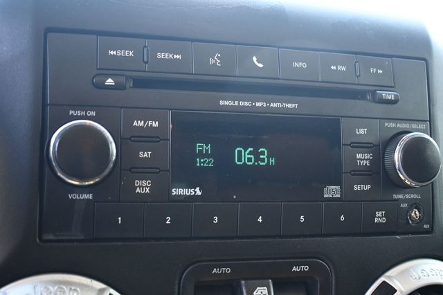 2016 Jeep Wrangler Unlimited 4WD 4dr Sahara - 22917236 - 36