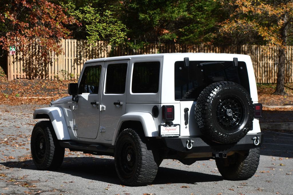 2016 Jeep Wrangler Unlimited Sahara photo 3