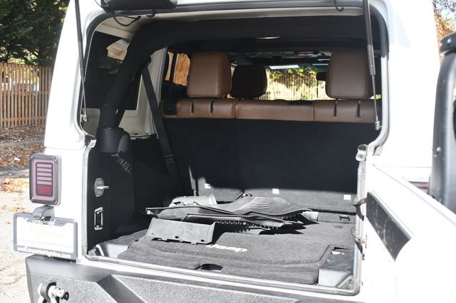 2016 Jeep Wrangler Unlimited 4WD 4dr Sahara - 22917236 - 6