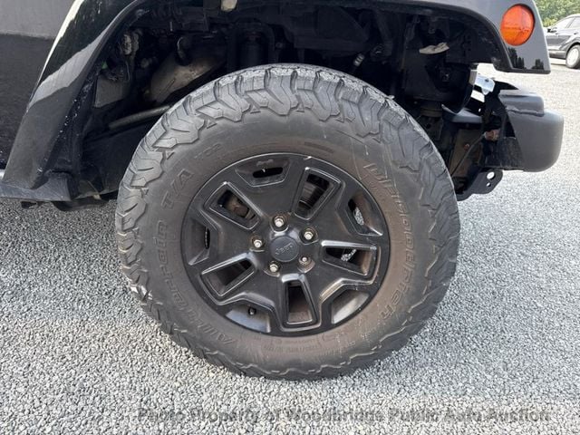 2016 Jeep Wrangler Unlimited 4WD 4dr Sahara - 23074105 - 28
