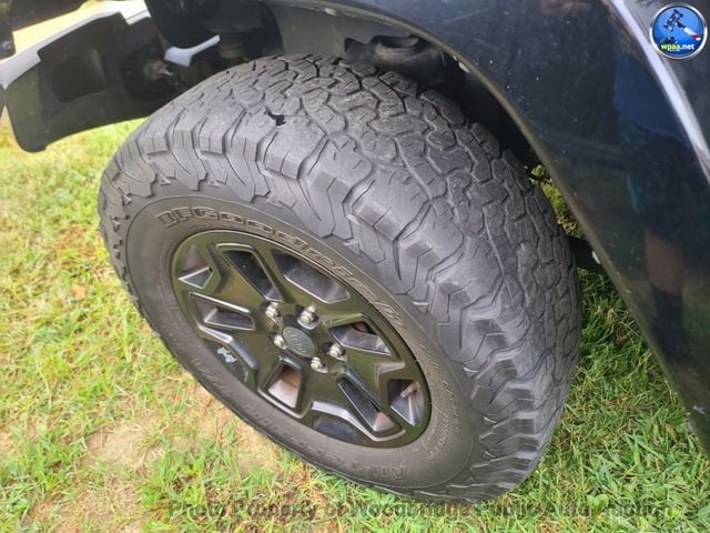 2016 Jeep Wrangler Unlimited 4WD 4dr Sahara - 23074105 - 7