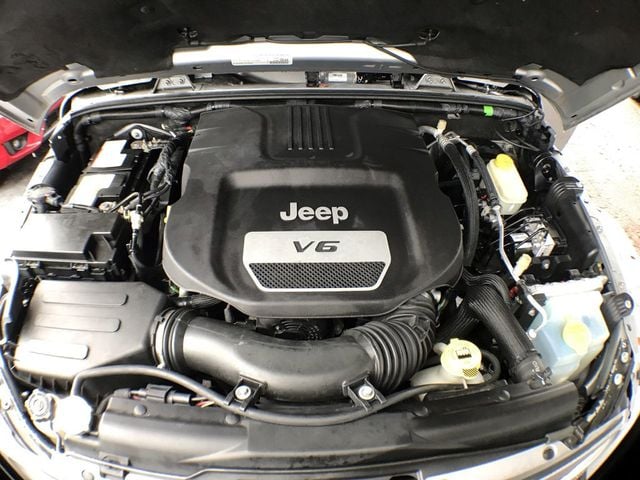 2016 Jeep Wrangler Unlimited 4WD 4dr Sahara - 22336433 - 10