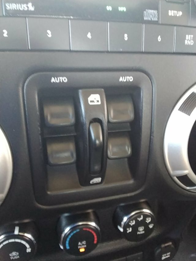 2016 Jeep Wrangler Unlimited 4WD 4dr Sahara - 23012038 - 15