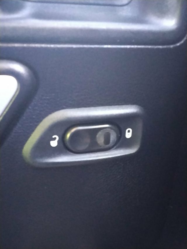 2016 Jeep Wrangler Unlimited 4WD 4dr Sahara - 23012038 - 17