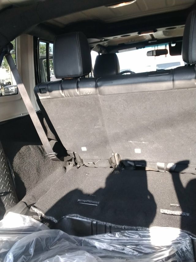 2016 Jeep Wrangler Unlimited 4WD 4dr Sahara - 23012038 - 21