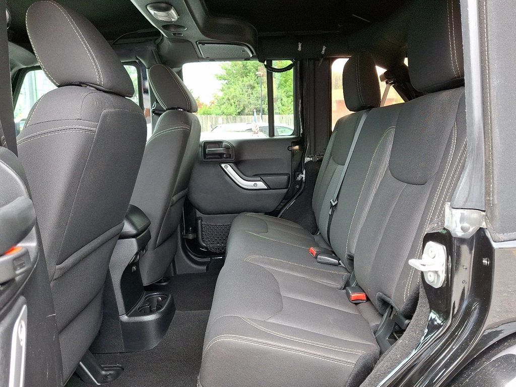 2016 Jeep Wrangler Unlimited Sahara photo 10