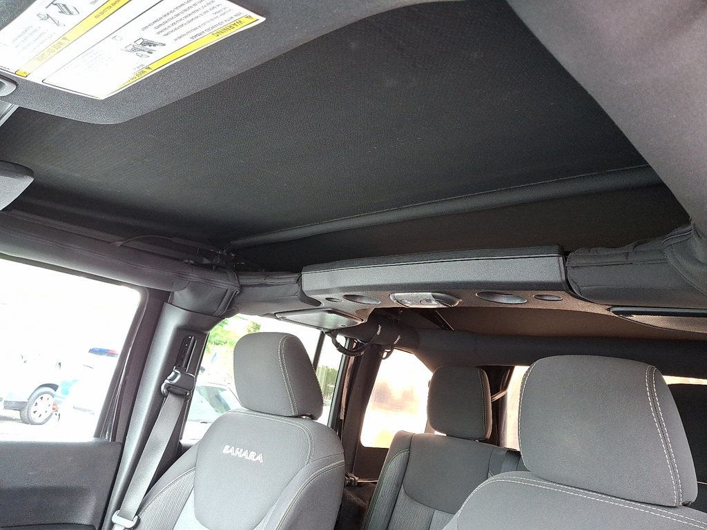 2016 Jeep Wrangler Unlimited Sahara photo 15
