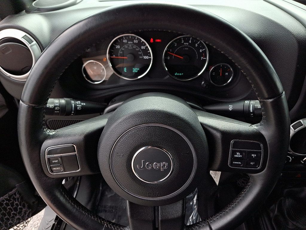 2016 Jeep Wrangler Unlimited Sahara photo 19
