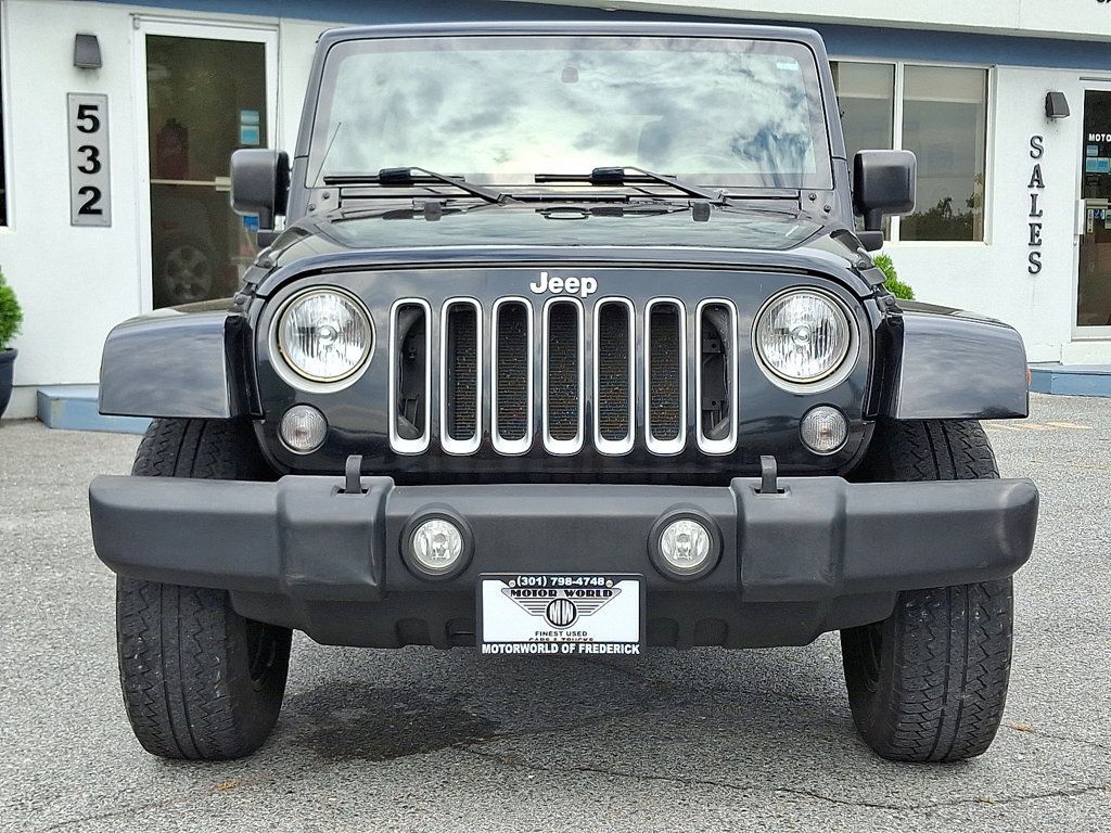 2016 Jeep Wrangler Unlimited Sahara photo 2