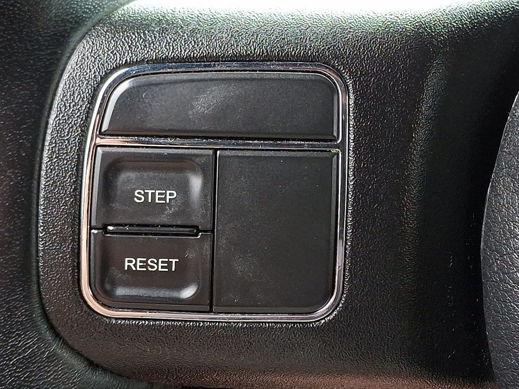 2016 Jeep Wrangler Unlimited Sahara photo 21