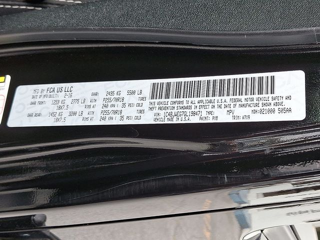 2016 Jeep Wrangler Unlimited 4WD 4dr Sahara - 22884380 - 24