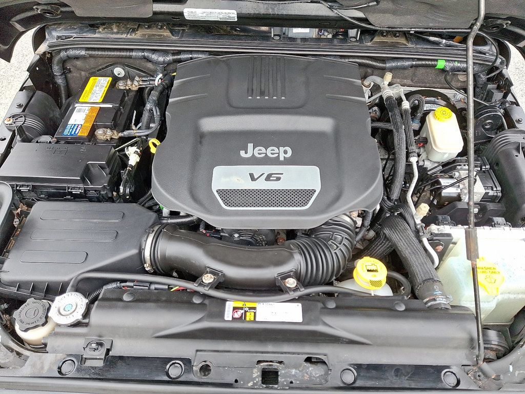 2016 Jeep Wrangler Unlimited Sahara photo 25