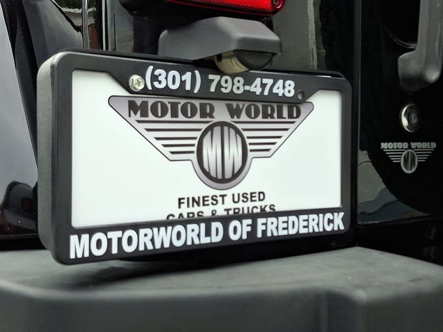 2016 Jeep Wrangler Unlimited 4WD 4dr Sahara - 22884380 - 29