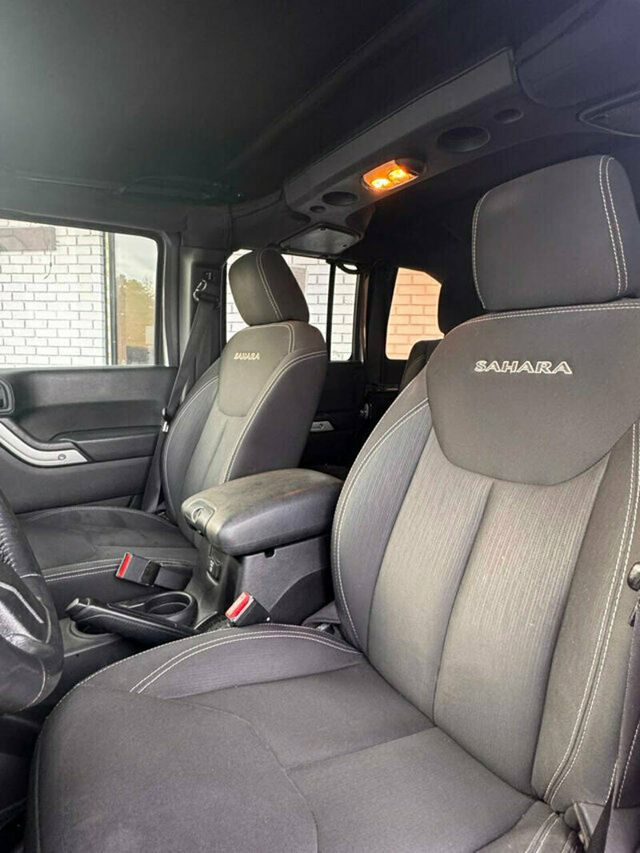 2016 Jeep Wrangler Unlimited 4WD 4dr Sahara - 22947018 - 11