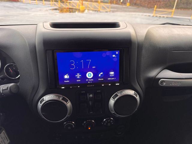 2016 Jeep Wrangler Unlimited 4WD 4dr Sahara - 22947018 - 19