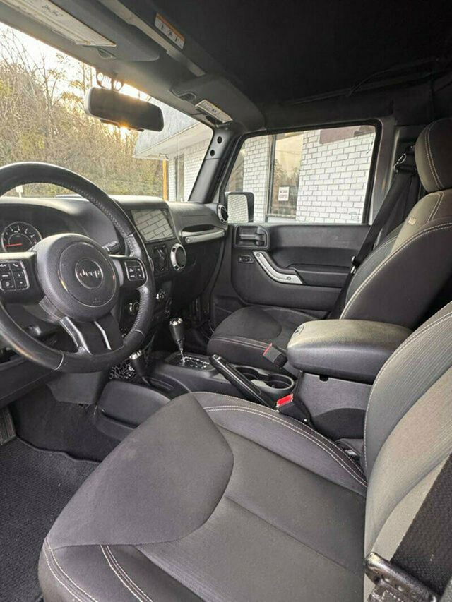 2016 Jeep Wrangler Unlimited 4WD 4dr Sahara - 22947018 - 7
