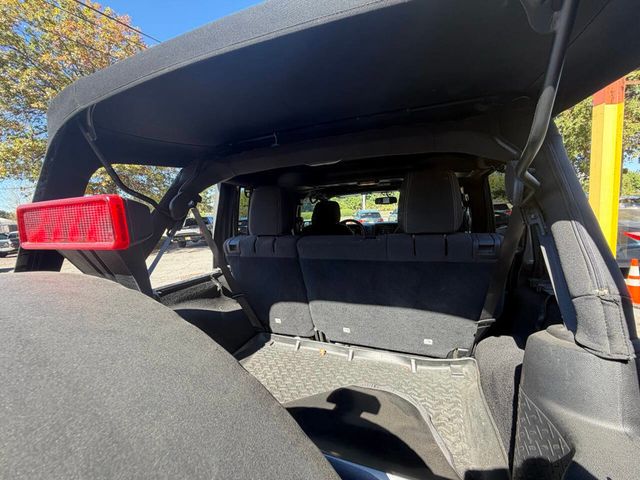 2016 Jeep Wrangler Unlimited 4WD 4dr Sahara - 22939175 - 13