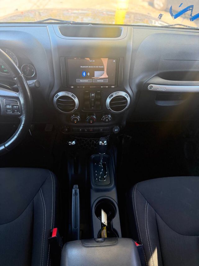 2016 Jeep Wrangler Unlimited 4WD 4dr Sahara - 22939175 - 4