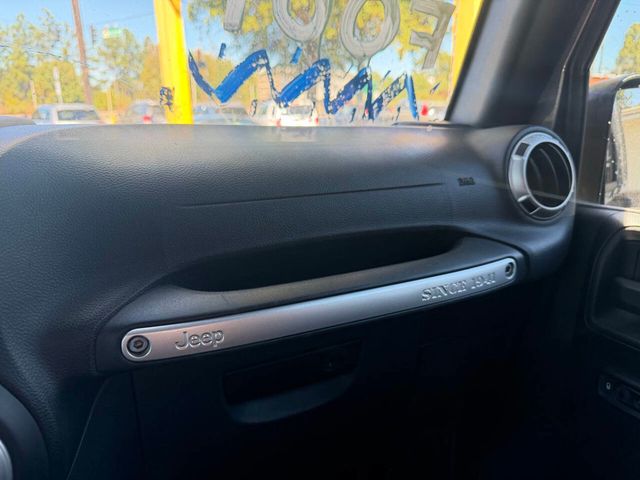 2016 Jeep Wrangler Unlimited 4WD 4dr Sahara - 22939175 - 8