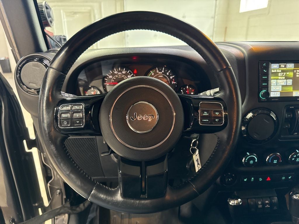 2016 Jeep Wrangler Unlimited 4WD 4dr Sahara - 23001027 - 17