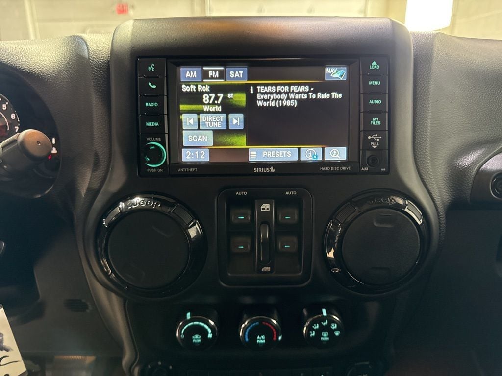 2016 Jeep Wrangler Unlimited 4WD 4dr Sahara - 23001027 - 21