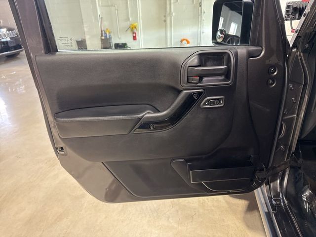 2016 Jeep Wrangler Unlimited 4WD 4dr Sahara - 23001027 - 28