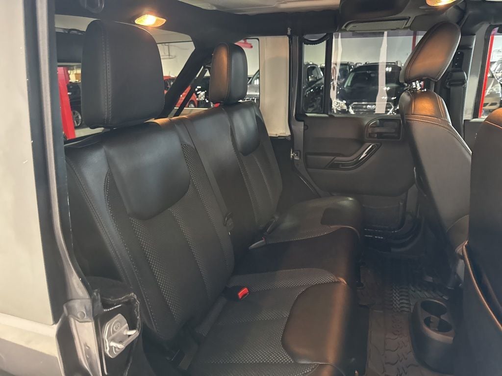 2016 Jeep Wrangler Unlimited 4WD 4dr Sahara - 23001027 - 37