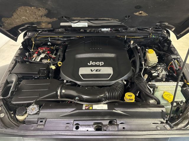 2016 Jeep Wrangler Unlimited 4WD 4dr Sahara - 23001027 - 43