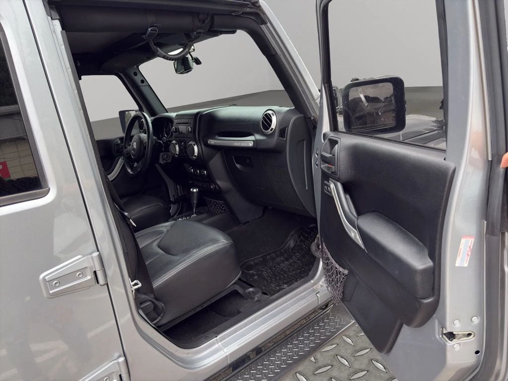 2016 Jeep Wrangler Unlimited 4WD 4dr Sahara - 23023848 - 23