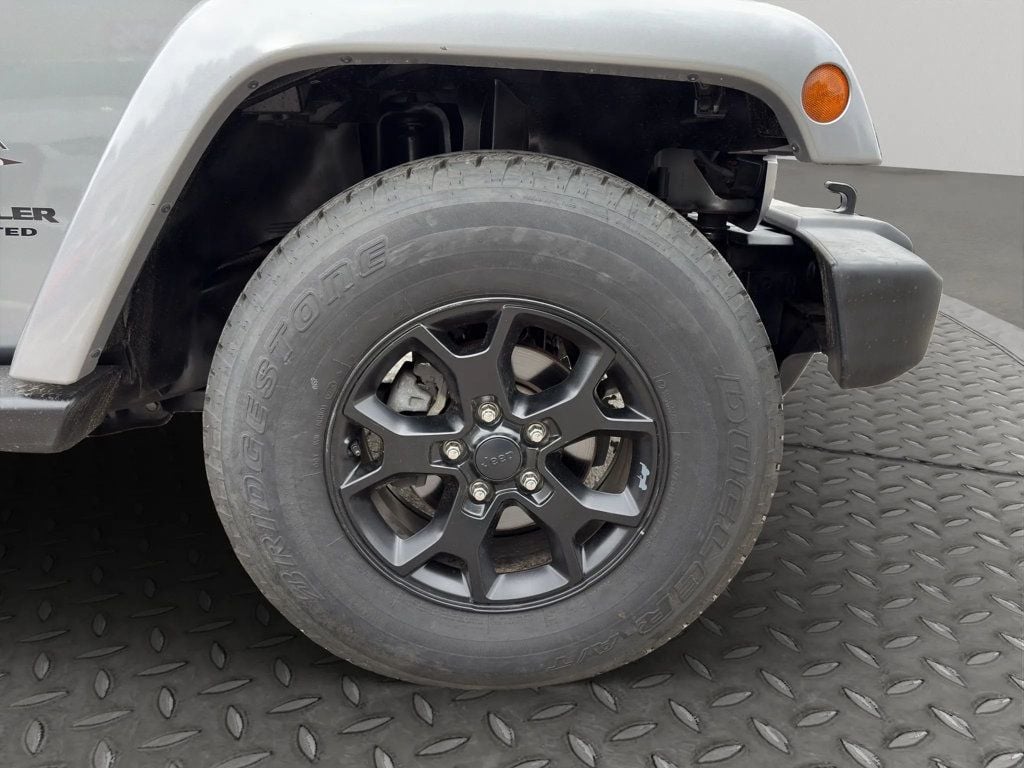 2016 Jeep Wrangler Unlimited 4WD 4dr Sahara - 23023848 - 30