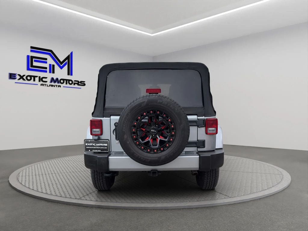 2016 Jeep Wrangler Unlimited 4WD 4dr Sahara - 23023848 - 3