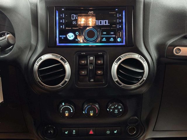 2016 Jeep Wrangler Unlimited 4WD 4dr Sahara - 23050910 - 23