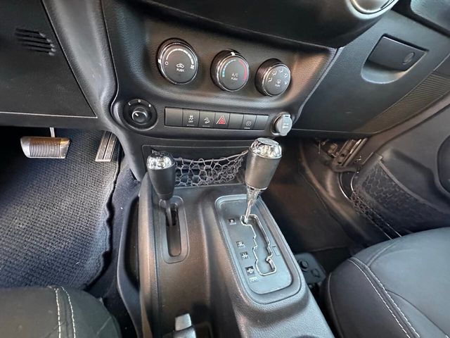 2016 Jeep Wrangler Unlimited 4WD 4dr Sahara - 22978230 - 12